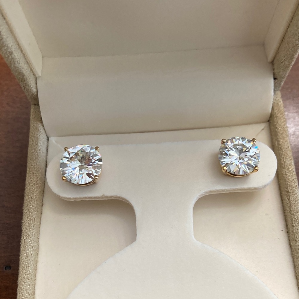 Elegant Gold and Silver Moissanite Earrings